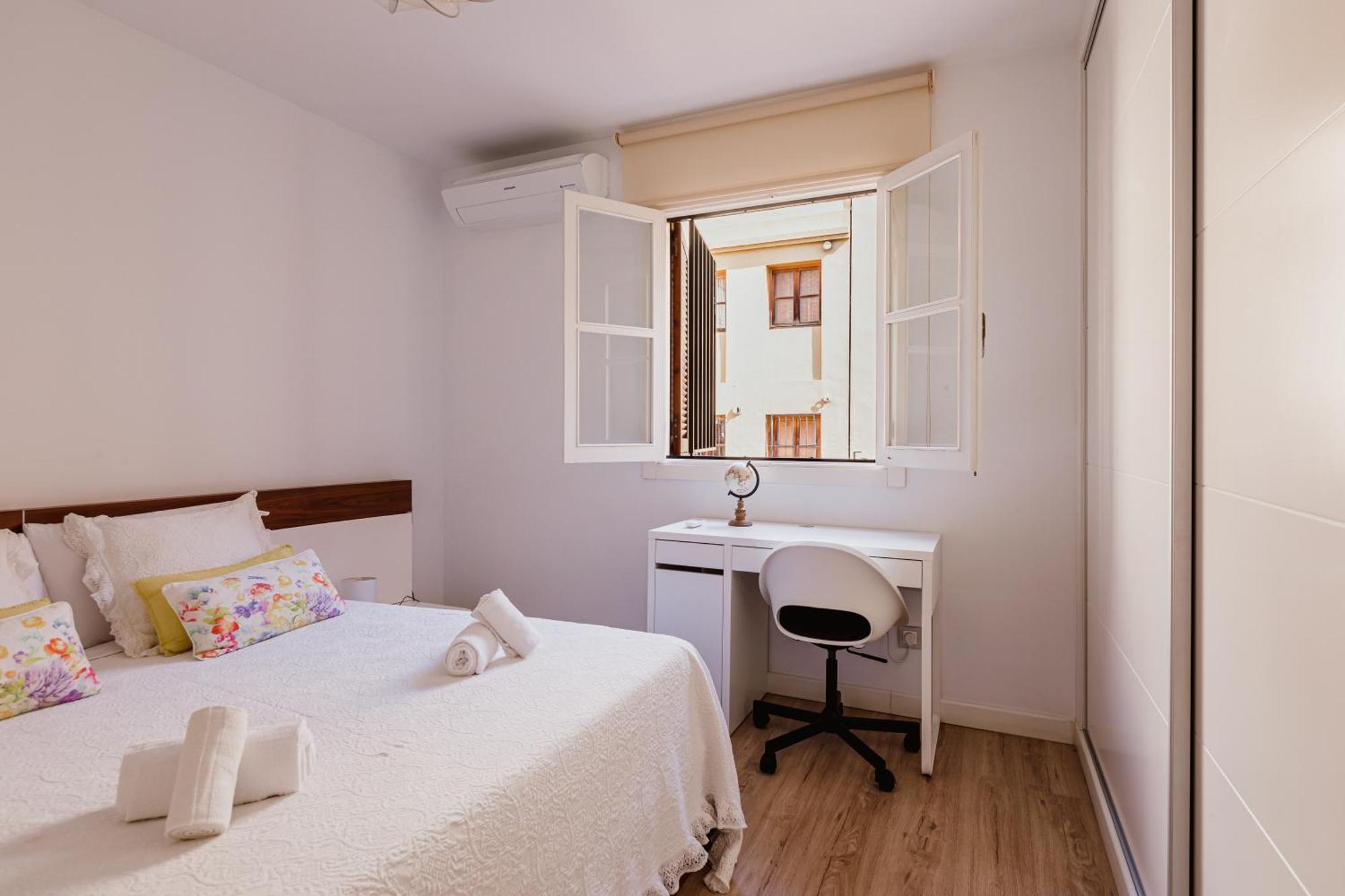 Modern And Functional In Sierpes Centro * Séville