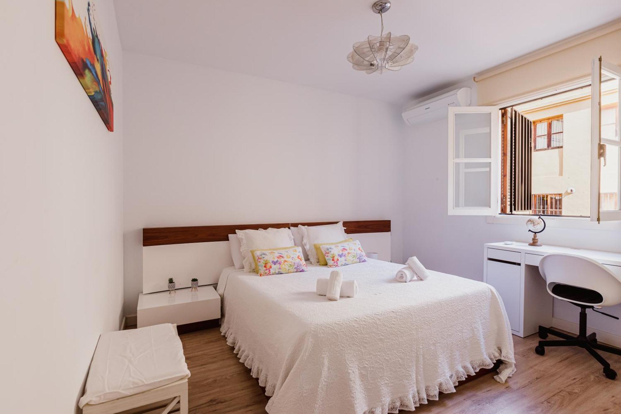 Modern And Functional In Sierpes Centro Appartement Séville